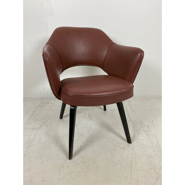 1960s Vintage Eero Saarinen for Knoll Style Vinyl Arm Chair For Sale - Image 10 of 10