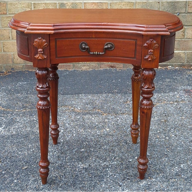 Refinished Vintage Kidney-Shaped Mahogany Accent Table For Sale In Washington DC - Image 6 of 7