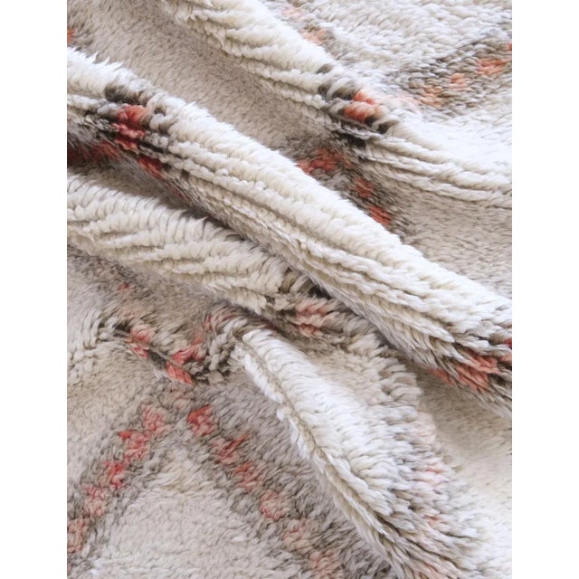 Off-white 1980's Off-White Moroccan Beni Ourain Rug - 11.2 X 6.2 Ft For Sale - Image 8 of 10