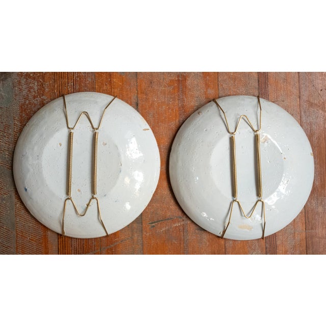 18th Century Pair of Dutch Delf Faience Polychrome Plates With Bird and Flowers For Sale - Image 12 of 14