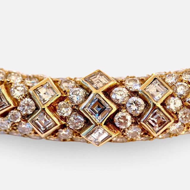 Van Cleef & Arpels 18 Kt Yellow Gold and 5.6 Ct Diamond Collar/Choker Necklace For Sale - Image 4 of 8