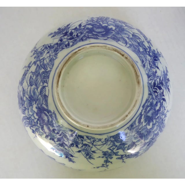 1950s Pair of Japanese Porcelain Bowls With Transfer Design in Blue / White 1950s For Sale - Image 5 of 11