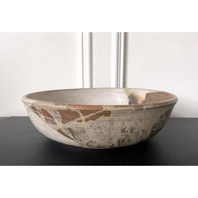 Off-white Large Ceramic Center Bowl Toshiko Takaezu For Sale - Image 8 of 13
