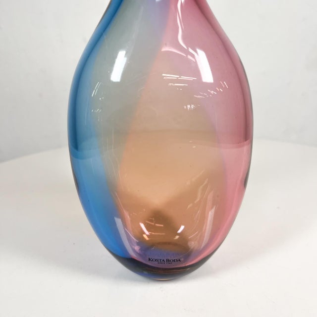 1980s 1988 Kosta Boda Artist Glass Vase Kjell Engman Fidji Collection For Sale - Image 5 of 13