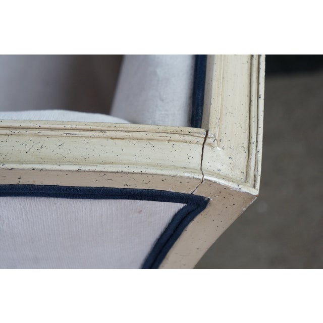 Mid-Century Baker Furniture Louis XVI Style Upholstered Recamier Chaise Lounge For Sale - Image 17 of 18