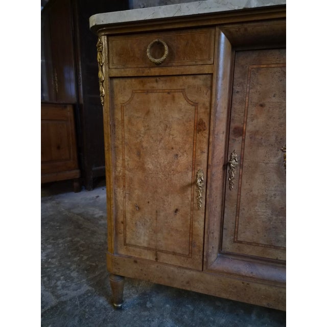 Antique Louis XVI Burr and Elm Cabinet with Marble Top, 1890s For Sale - Image 17 of 18