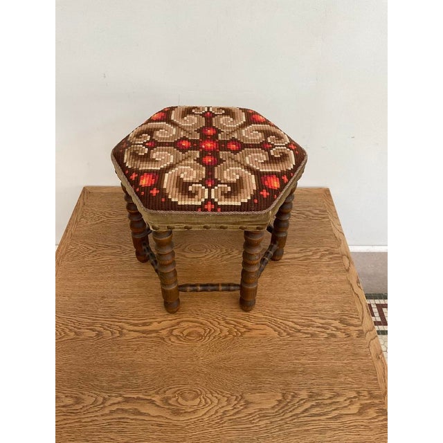 Vintage Mid-Century Walnut Footstool With Geometric Needlepoint Tapestry For Sale - Image 4 of 11