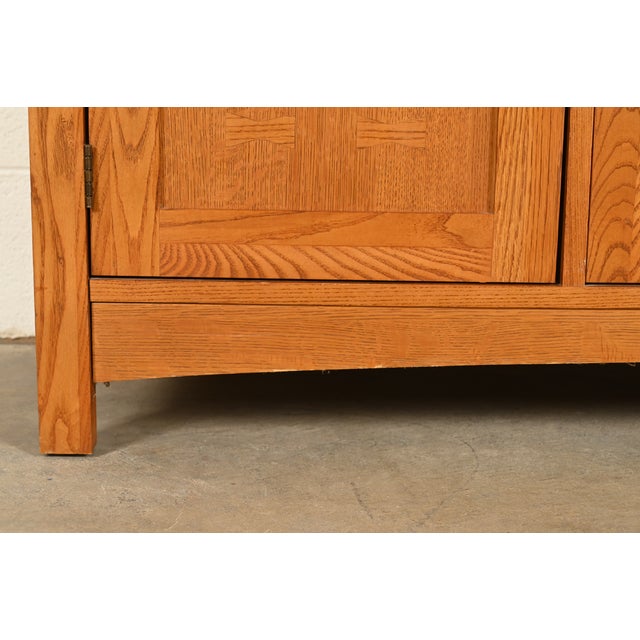 Stickley Style Mission Oak Arts & Crafts Lighted Breakfront Bookcase Cabinet For Sale - Image 12 of 18