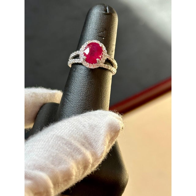Arts & Crafts 2.5 Carat Oval Treated Ruby & 2 ct Diamond Ring 14 Karat White Gold Size 7.25 For Sale - Image 3 of 18