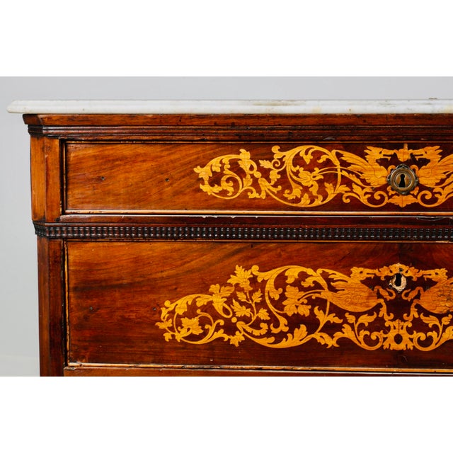 Antique Italian Neoclassical Walnut Commode With Marble Top & Satinwood Griffin Marquetry, Circa 1820–1840 For Sale - Image 4 of 8