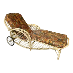 1960s White Rattan Bamboo Chaise Lounge