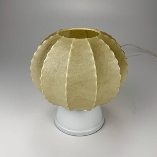 Mid-Century Modern Cocoon Bedside Lamp, 1960s For Sale - Image 4 of 8
