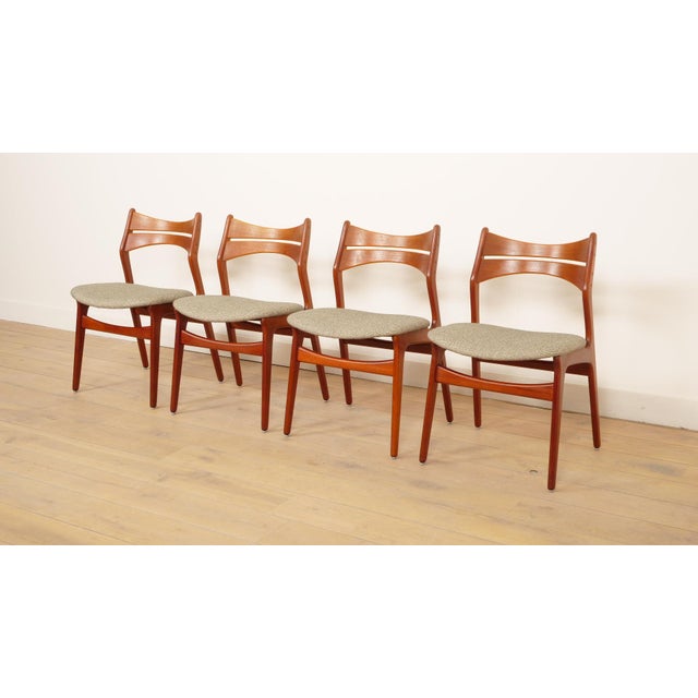 Mid-Century Modern Model 310 Dining Chairs in Teak by Erik Buch, Set of 4 For Sale - Image 3 of 18