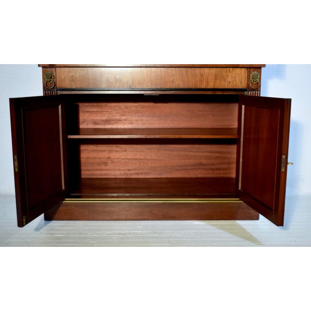 1960s English Regency Mahogany Bookcase China Cabinet With Brass Lattice Doors For Sale - Image 5 of 12