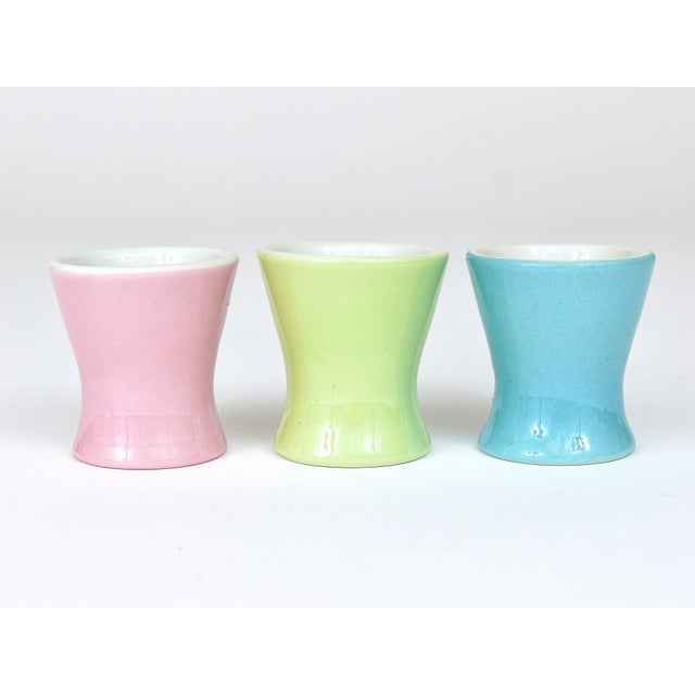 1950s Mid-Century Pastel Daisy Porcelain Egg Cups from Lilien, Austria, 1950s, Set of 6 For Sale - Image 5 of 14