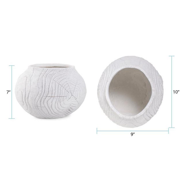 White Faux Bois Round Bowl in a White Washed Polyresin For Sale - Image 8 of 10