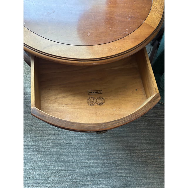 1980s Hekman Round Accent Table For Sale In Detroit - Image 6 of 12