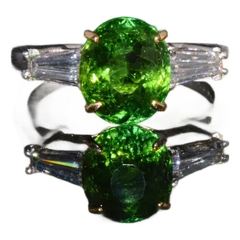 Certified Natural 3.85CTS VS F Diamond Green Tourmaline 18K Soild Gold Platinum 3 Stone Ring, size 7 For Sale