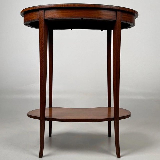 19th Century English Satinwood Kidney-Shaped Side Table For Sale - Image 3 of 11