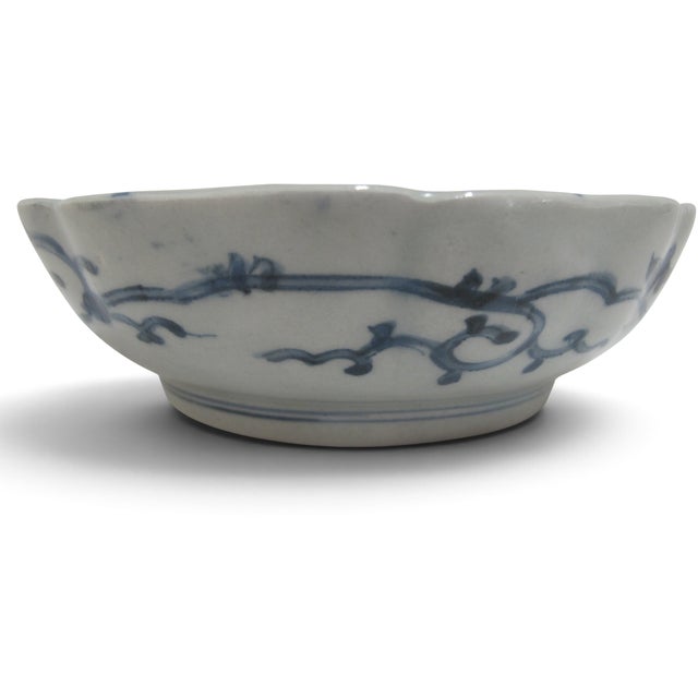 Japanese Japanese Scalloped Rim Imari Arita Ware Blue Flower 6" Porcelain Serving Bowl For Sale - Image 3 of 5