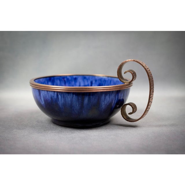 Cobalt Blue Flamed Glazed Earthenware Bowl with Handle and Hammered Metal Mount by André Villien, Paris, 1910-1920 For Sale - Image 6 of 11