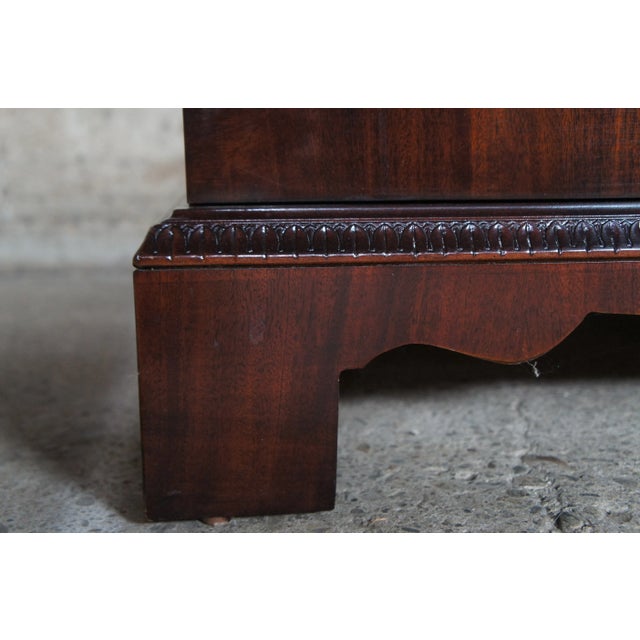 Late 20th Century Century Furniture Claridge Crotch Mahogany China Curio Cabinet Display Case For Sale - Image 10 of 12