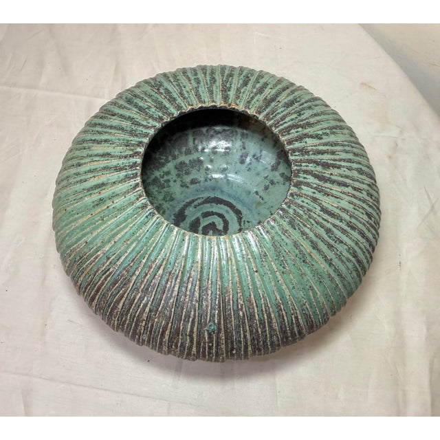 Vintage American Signed Ed Thompson Ribbed Green Verdigris Pottery Vase Bowl For Sale - Image 9 of 15