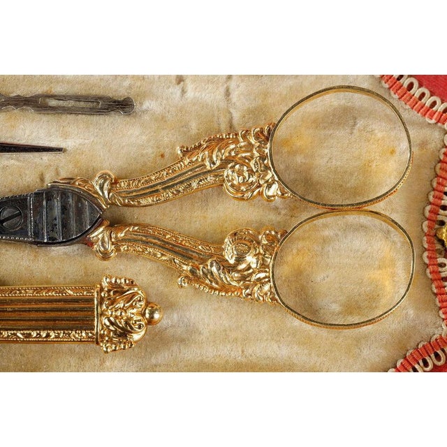 Restoration Period Sewing Box in Rosewood Veneer, Gold and Silver, 1830s For Sale - Image 4 of 15