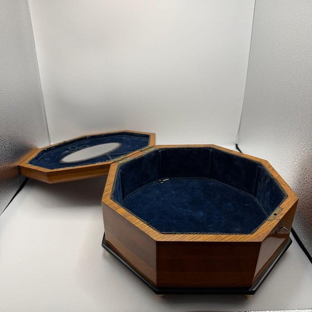 Bauhaus Octagonal Box in Ash, Walnut, Maple, Mahogany, and Velvet, Vienna, 1920s For Sale - Image 15 of 18