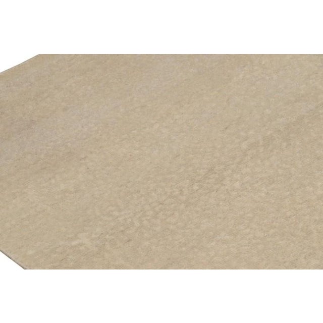 Contemporary Rug & Kilim’s Oversized Contemporary Textural Solid Rug in Beige Tones - 10x22 For Sale - Image 3 of 8