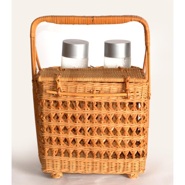 Mid-Century Modern 1950s French Bamboo Wicker 2 Wine Bottle Picnic Basket Bohemian Chic Mid-Century For Sale - Image 3 of 16