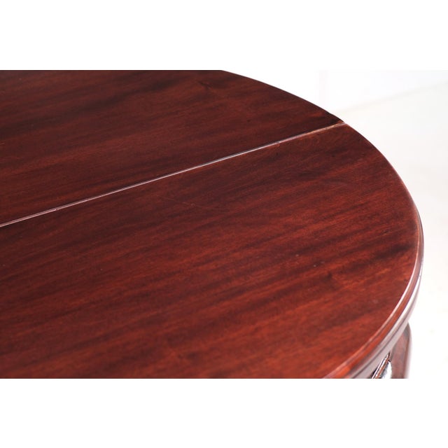 Mid 20th Century Vintage 35 In. Round Mahogany Side Accent Table For Sale - Image 5 of 10