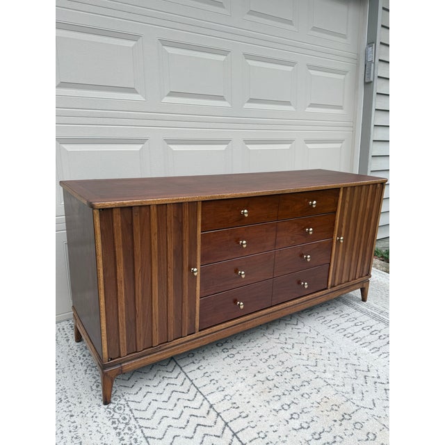 Mid 20th Century Mid Century Credenza by Broyhill For Sale - Image 5 of 8