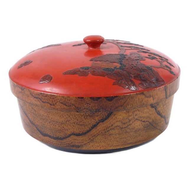 Japanese Round Hand-Painted Lacquered Lidded Box, 1890s For Sale
