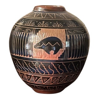Navajo Etta Halona Sgraffito Pottery Seed Pot - Heartline Bear - 6" Signed For Sale