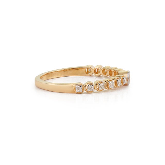 Metal Bezel Set Center Diamond Anniversary Band in 14k Yellow Gold Size 5.5 For Sale - Image 7 of 17