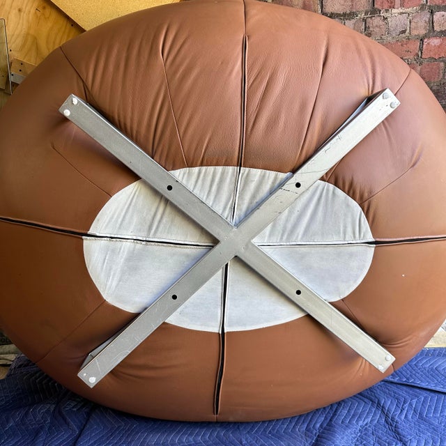De Sede Leather Circular Ufo Love Seat Sofa Model Ds 152 For Sale - Image 10 of 12