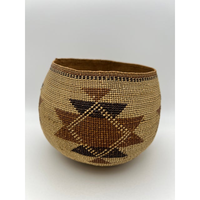 Native American Art Antique Native American Basket Hupa or Pit River Afrohemian Decor For Sale - Image 4 of 8
