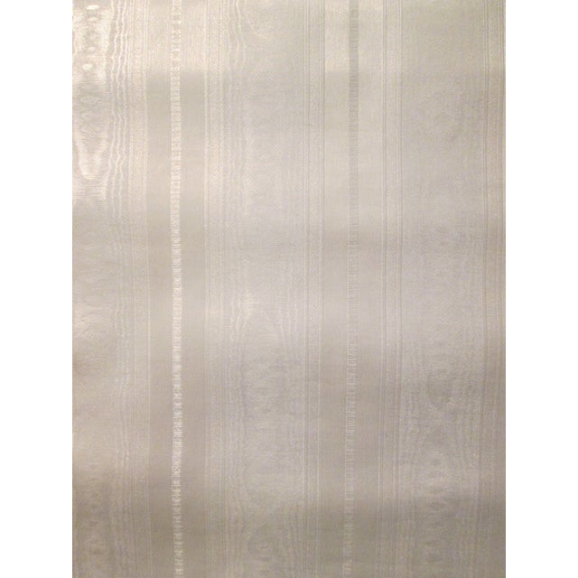 Satinesque 1970s White Moiré Satin Striped Fabric Backed Wallcovering For Sale - Image 4 of 9