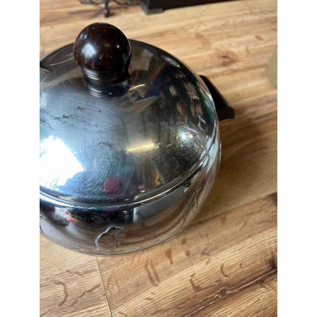 1970s Silver Round Ice Bucket/Champagne Bucket With Wood Handles and Penguin Details For Sale In Atlanta - Image 6 of 6