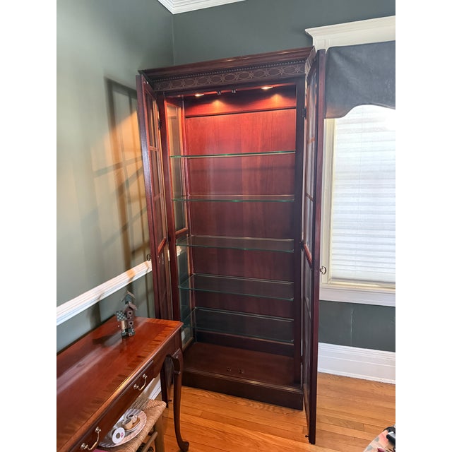 Traditional Vintage Lighted Mahogany Curio Cabinet, Attributed to Hickory Chair For Sale - Image 3 of 11