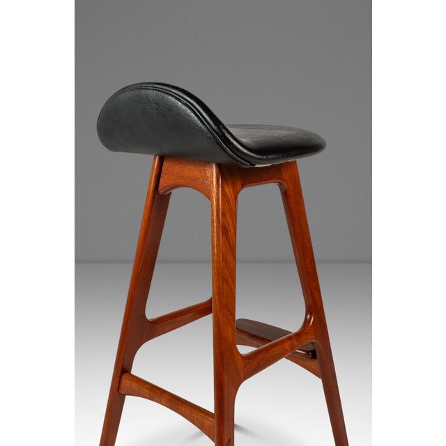 Set of Two ( 2 ) Mid-Century Danish Modern Model Od-61 Counter Height Bar Stools Attributed to Erik Buch for o.d. Mobler, Denmark, 1960's For Sale - Image 13 of 18