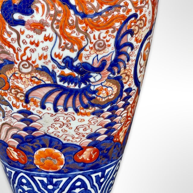 Vintage Japanese Arita Imari Porcelain Vase 19th Century For Sale In San Diego - Image 6 of 8