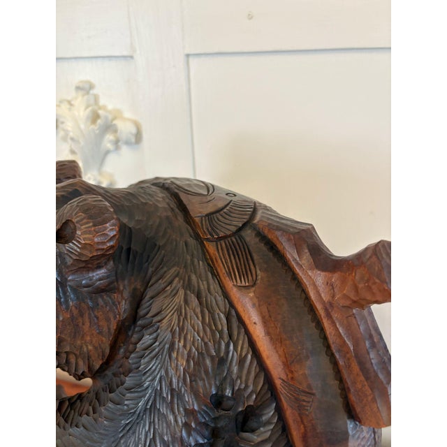 Large Japanese Edwardian Carved Linden Wood Bear Carrying a Fish, 1900s For Sale - Image 13 of 14