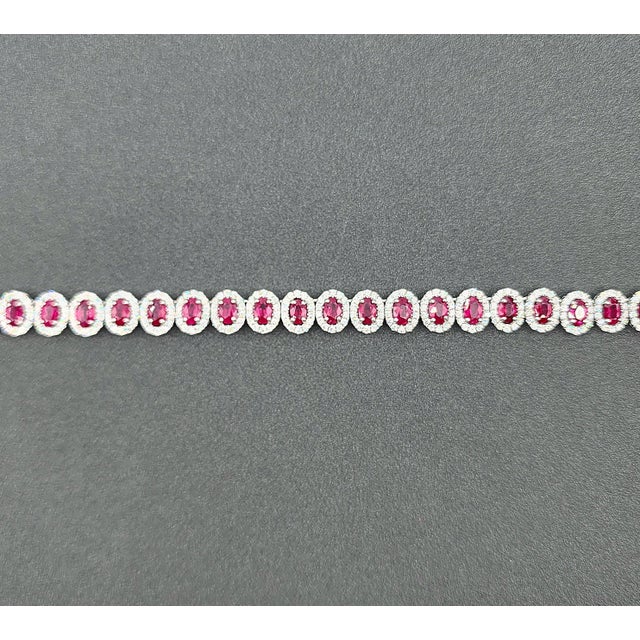 30.20 Ct Natural Ruby & Diamond Necklace For Sale - Image 4 of 8