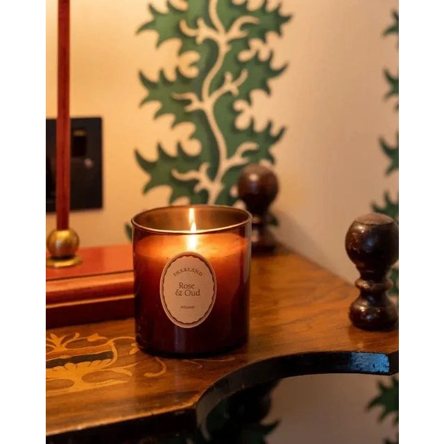 Fragrance notes: rose, sandalwood, oud, musk, neroli. Makes you think of: Long drives in the French countryside, romance,...