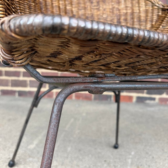 Salterini Pair of Salterini Vintage Wicker and Iron Mid Century Lounge Chairs For Sale - Image 4 of 12
