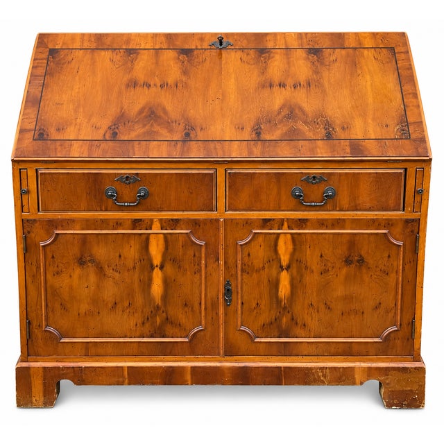 English Scriban-style secretary desk dating from the 19th century. Anglo-Saxon / Scriban (19th century) Natural stained...