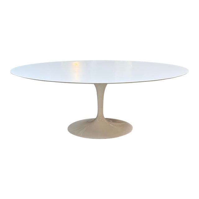 Knoll Studio Saarinen Dining Table, Medium For Sale