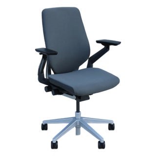 Steelcase Gesture Ergonomic Adjustable Office Desk Chair Gray Fabric 6 Available For Sale